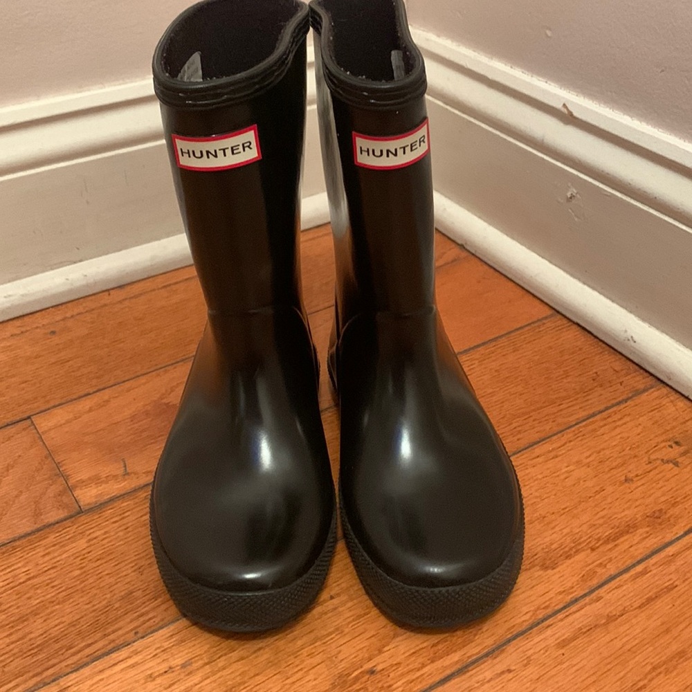 Toddler Girls US size 12 black HUNTER rain boots excellent condition.